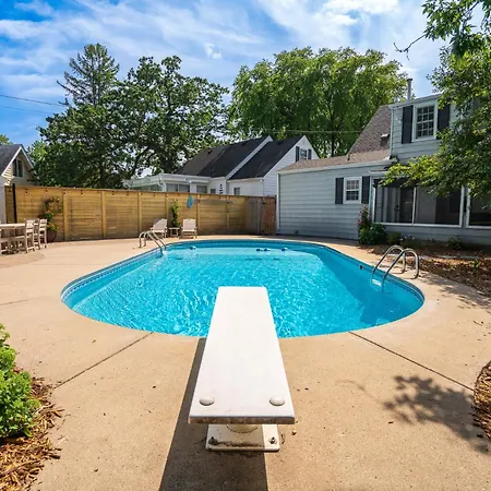 Shoreline Villa Robbinsdale Exterior photo